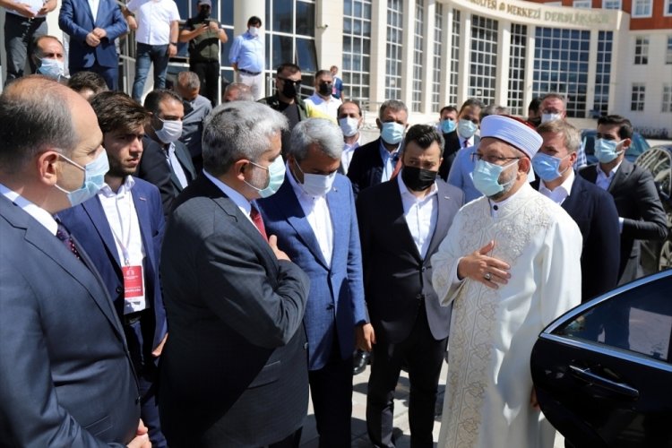 Diyanet İşleri Başkanı Ali Erbaş 18. İmam Hatipliler Kurultayı'na katıldı