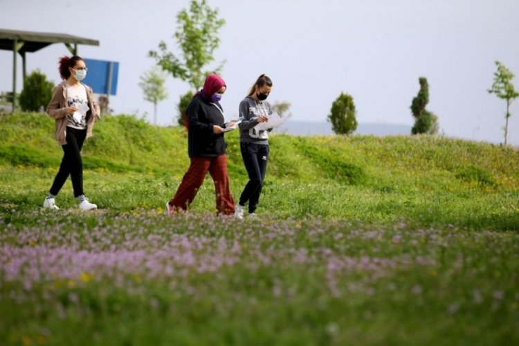 Bakanlığın kuruluşlarında yetişen 241 gen&ccedil; &uuml;niversiteli oldu