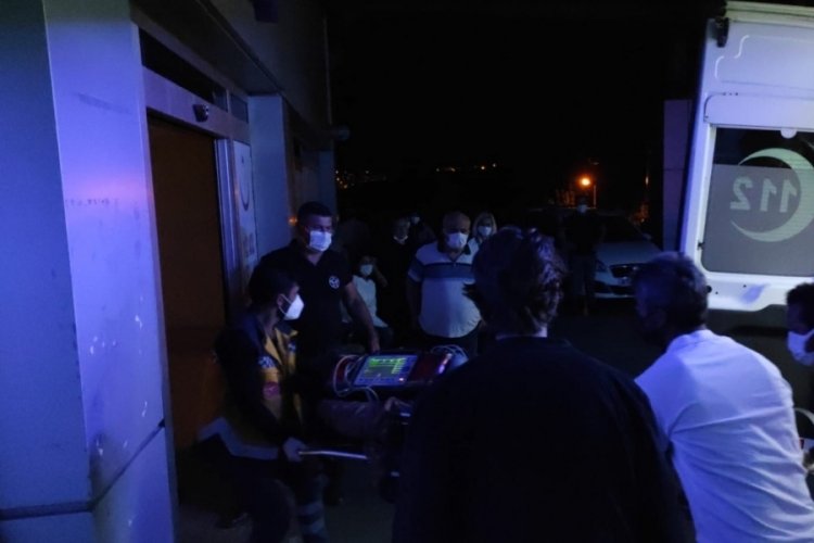 Otomobilin &ccedil;arptığı abla ve kardeşi hayatını kaybetti