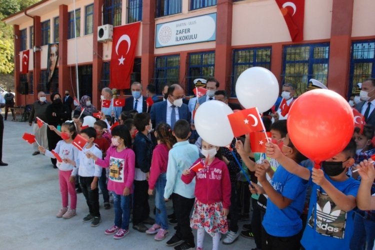 Bartın'da selden zarar g&ouml;ren ilkokulda eğitime başlandı