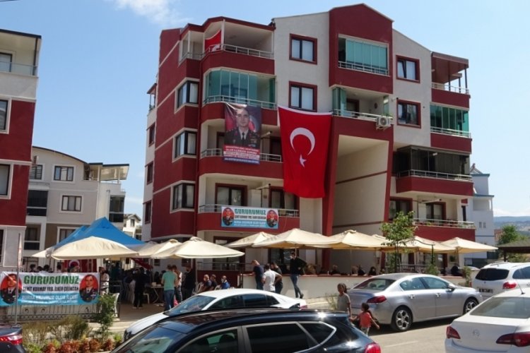 Bursa'da şehit babası &Ccedil;elikcan: "Bize acı verenlerin aramızda olması &ccedil;ok acı"