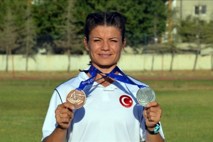 D&uuml;nya ikincisi işitme engelli atlet Aysun Akay'ın hedefi yaz olimpiyatları