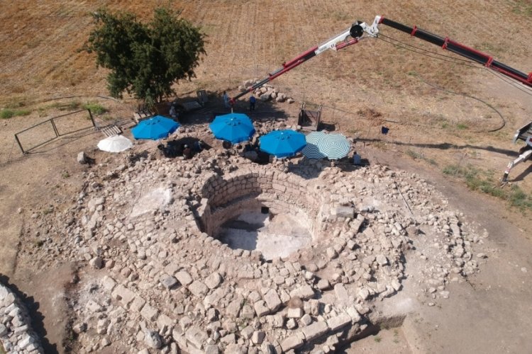 Mersin'de Aratos'un mezarı, kire&ccedil; ocağı olarak kullanılmış