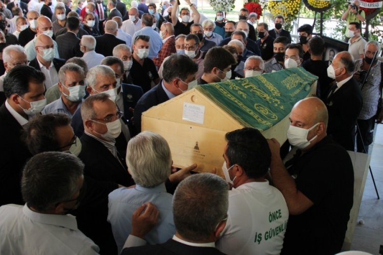 Korona vir&uuml;se yenilen iş insanı Selim Yaşar defnedildi