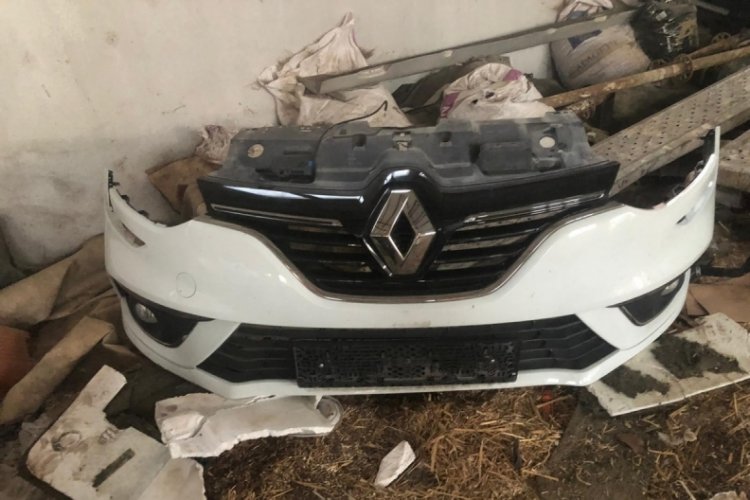 İstanbul'dan çaldıkları araçları Bursa'da parçalayıp satan şebeke çökertildi!
