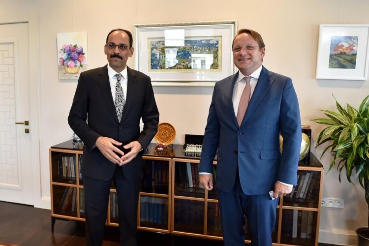 Kalın, AB Komşuluk ve Genişleme Komiseri Varhelyi ile g&ouml;r&uuml;şt&uuml;