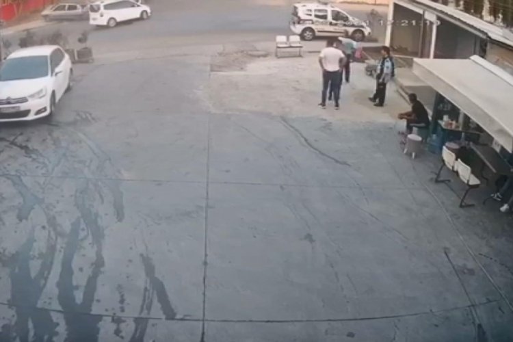 İstanbul Esenyurt'ta, aracıyla otomobile &ccedil;arpıp ka&ccedil;tı!