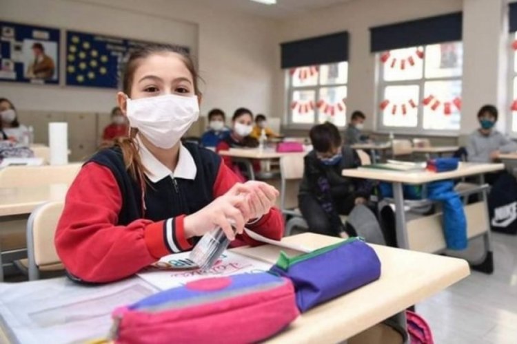 MEB, okullarda Kovid-19 vakası durumunda merak edilenleri cevapladı