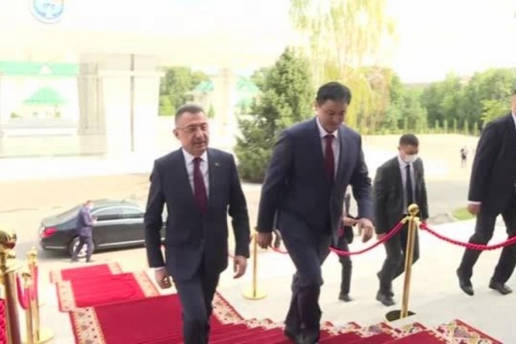 Cumhurbaşkanı Yardımcısı Oktay, Kırgızistan Bakanlar Kurulu Başkanı ile bir araya geldi