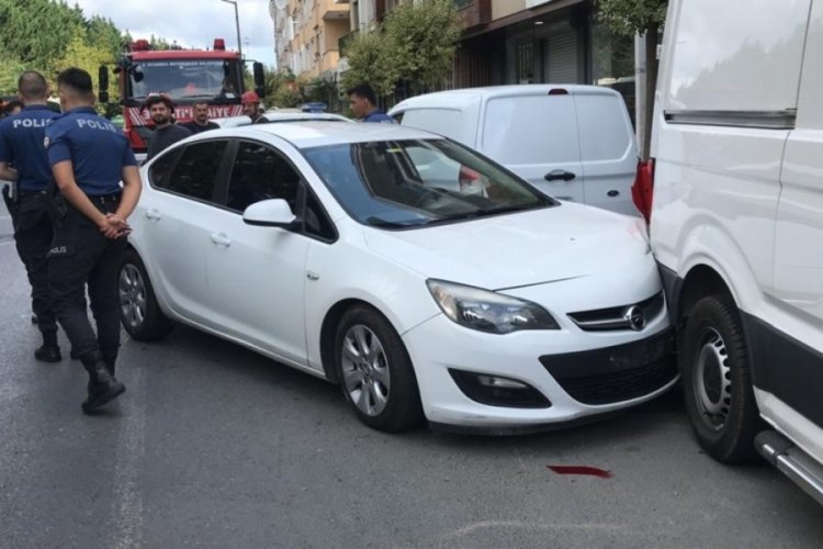 Ara&ccedil; kullanırken annesinin &ouml;l&uuml;m haberini alan s&uuml;r&uuml;c&uuml; kaza yaptı