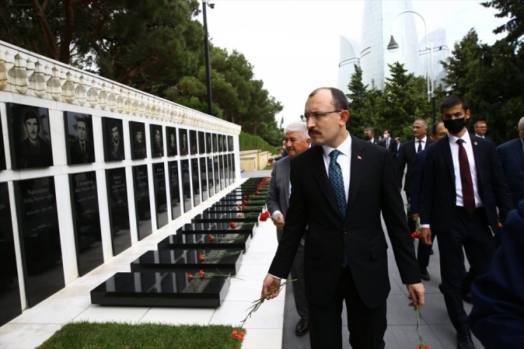 Bakan Muş: "T&uuml;rkiye ve Azerbaycan'ın ticari ilişkilerini daha da geliştirmek istiyoruz"