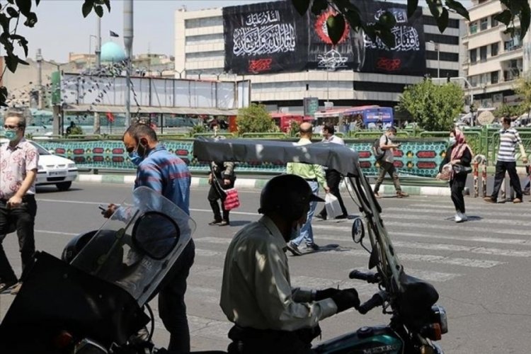 İran'da son 24 saatte 445 kişi Kovid-19'dan hayatını kaybetti