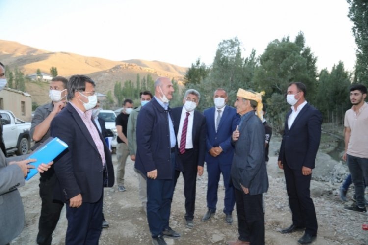 Bakan Soylu: İran sınırında 1 milyon 250 bin ka&ccedil;ak g&ouml;&ccedil;menin ge&ccedil;işi engellendi