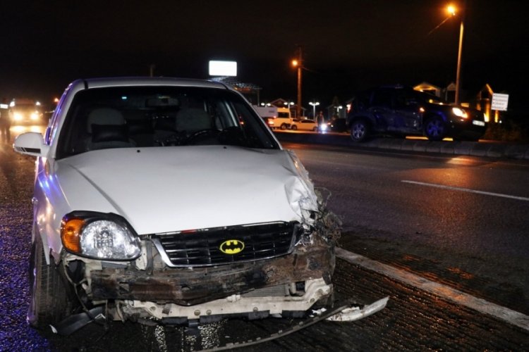 Cip ile otomobil çarpıştı: 1'i çocuk 6 yaralı