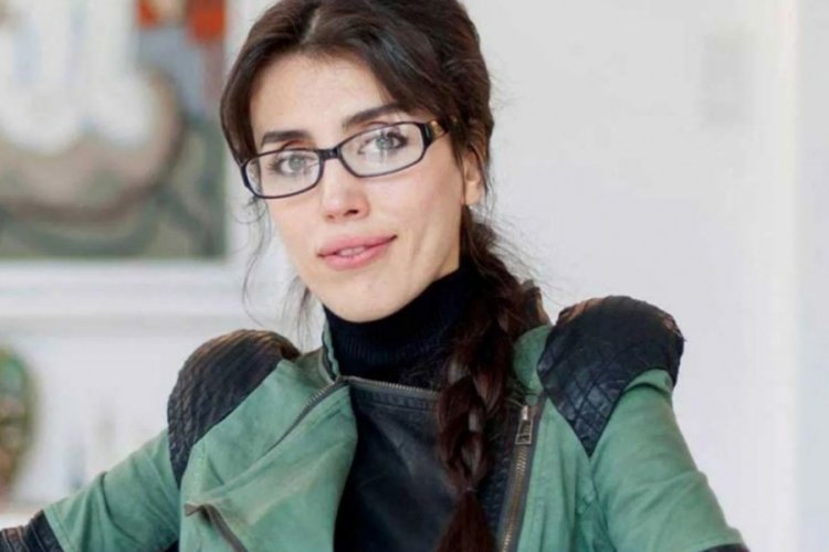 Azra Kohen, M&uuml;jdat Gezen ve Metin Akpınar'dan &ouml;z&uuml;r diledi