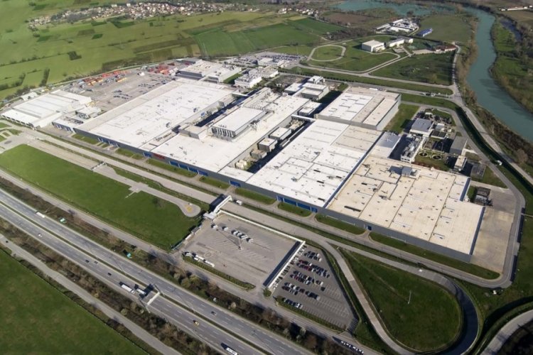 Toyota; &ccedil;ip ve salgın nedeniyle &uuml;retimini d&uuml;ş&uuml;r&uuml;yor