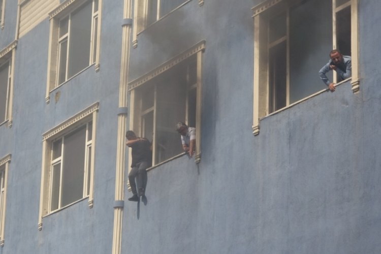Kurs merkezinde yangın: Adeta can pazarı yaşandı