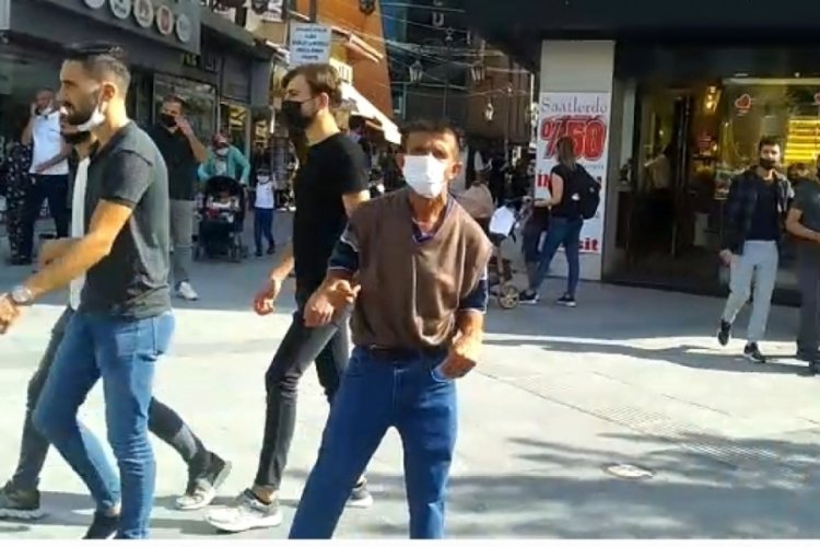 &Ccedil;orum'da bir dilenci, 5 saatte 400 TL topladı! Zabıtaları g&ouml;r&uuml;nce ka&ccedil;tı