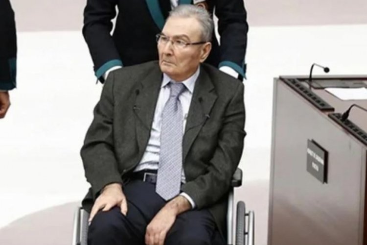Deniz Baykal hayatını mı kaybetti? Sosyal medyadaki '&ouml;ld&uuml;' iddialarına a&ccedil;ıklama geldi