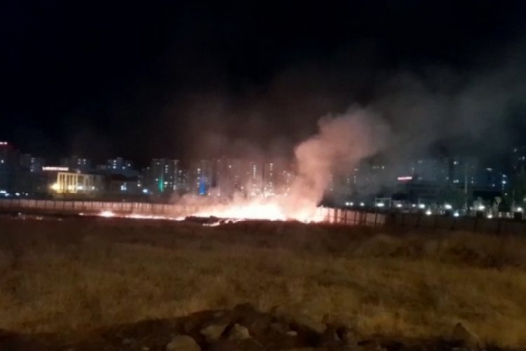 Diyarbakır'da havai fişek yangına sebep oldu
