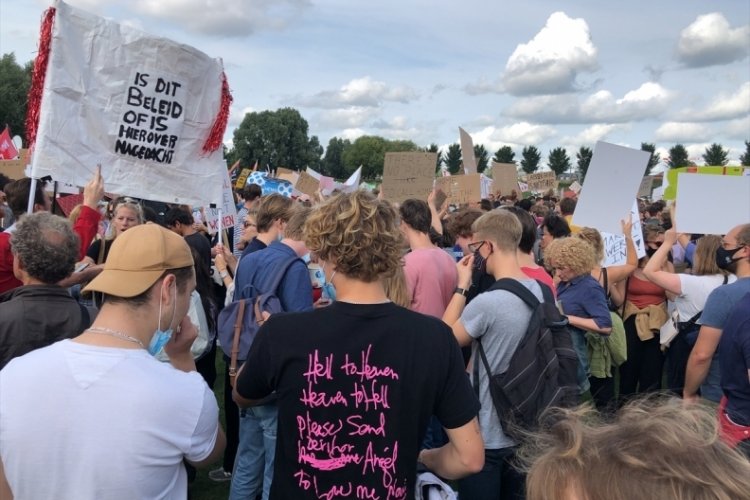 Hollanda'da konut azlığı ve kira fiyatları protesto edildi