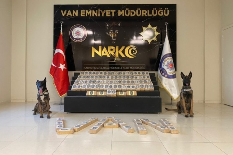 Van'da uyuşturucu operasyonu! 16 g&ouml;zaltı