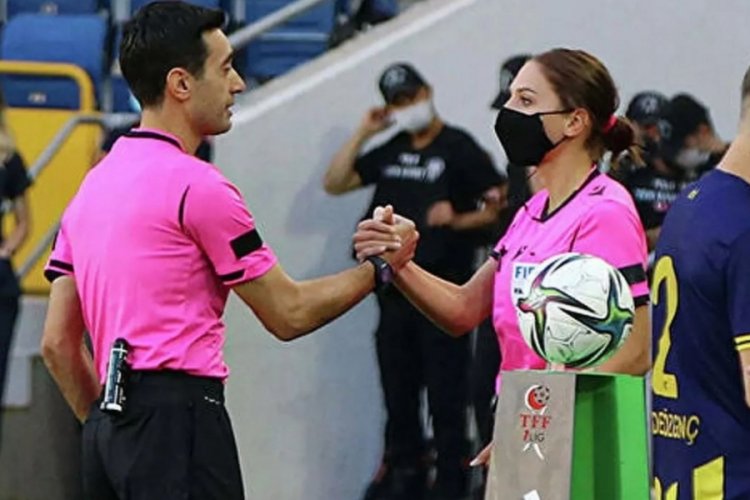 Ankaragücü - Gençlerbirliği maçında bir ilk yaşandı! Evli çift maçı yönetti