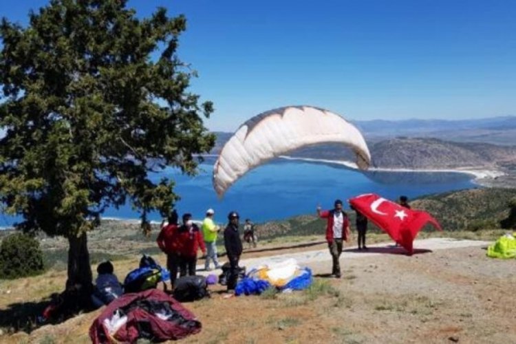 Salda Kayak Merkezi'nden paraş&uuml;tle izinsiz atlayış yasaklandı