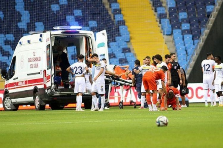 Bursaspor'dan, ayağı kırılan Adanaspor oyuncusu Berkan Fırat için geçmiş olsun mesajı