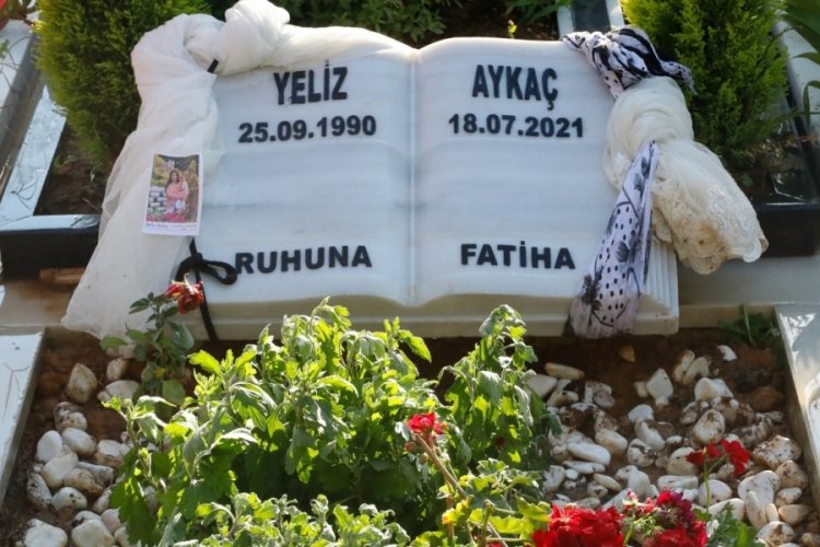 Minik Beliz, annesiyle aynı mezara defnedildi