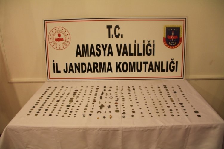 Amasya'da poşete sarılı kavanozun i&ccedil;inde tarihi eseler &ccedil;ıktı