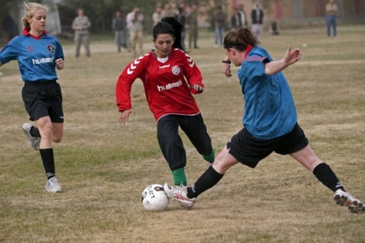 Afgan kadın futbol takım, Taliban'dan ka&ccedil;arak Pakistan'a sığındı