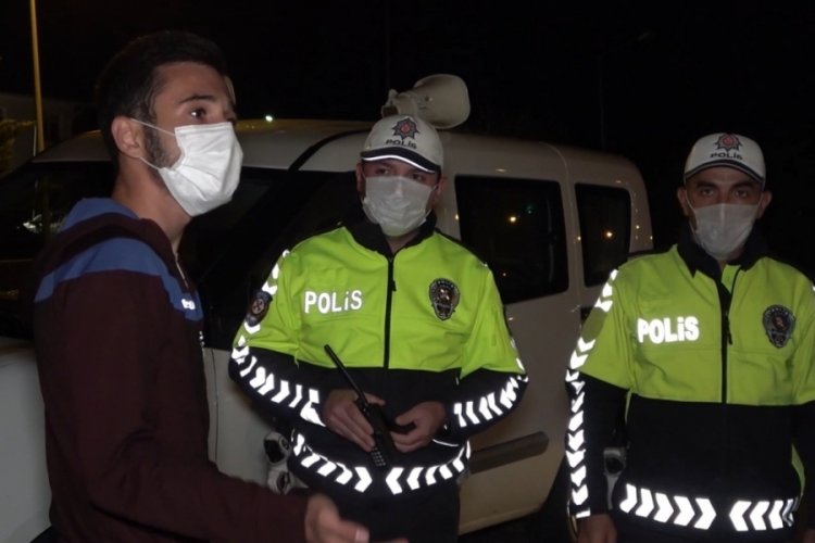 Riskli gruptaki gen&ccedil; 'beni &ccedil;ok beklettiniz' deyip polislerden şikayet&ccedil;i olmak istedi