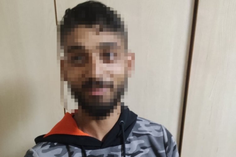 İzmir Konak'ta, polisin dikkati ş&uuml;pheliyi ele verdi