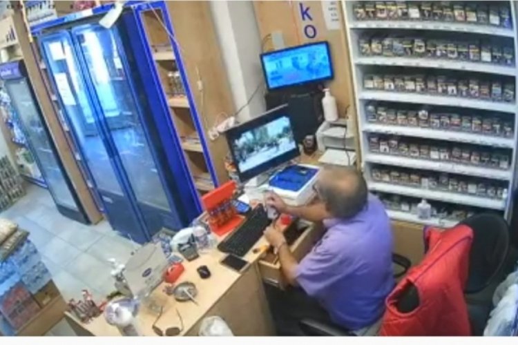 &Ccedil;akmak gazı elinde alevlendi! Son anda kurtulabildi