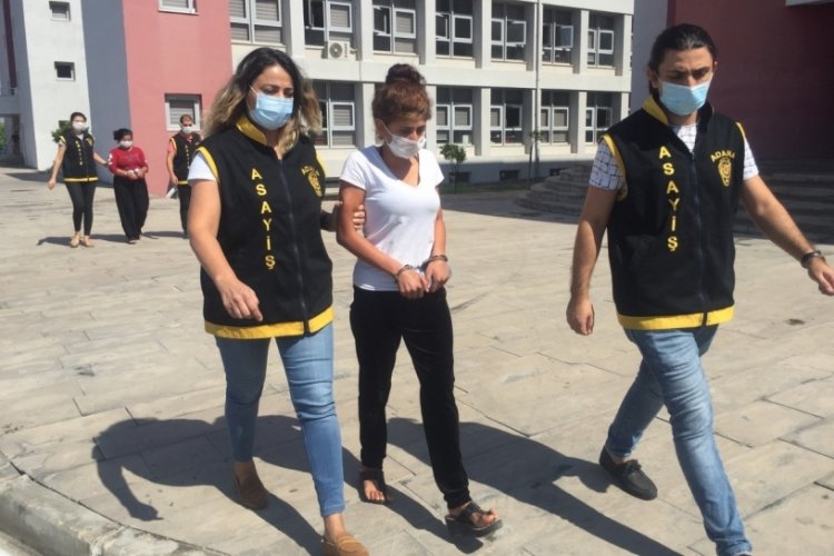 Adana'da 2 kadın &ccedil;arşaf giyerek yan kesicilik yaptı