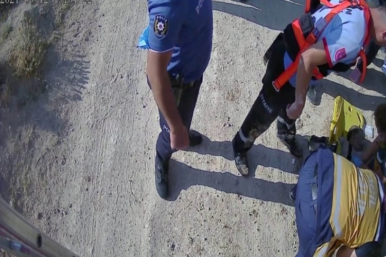 İtfaiye ekibi, sulama kanalına d&uuml;şen &ccedil;ocuğu kurtarmak i&ccedil;in zamanla yarıştı