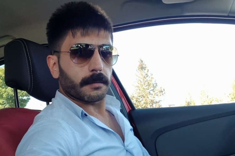 Kayseri'de otomobili direğe &ccedil;arpan s&uuml;r&uuml;c&uuml; &ouml;ld&uuml;