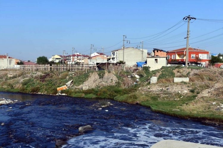 Ergene Nehri'nin kollu olan &Ccedil;orlu Deresi'nde kirlilik devam ediyor