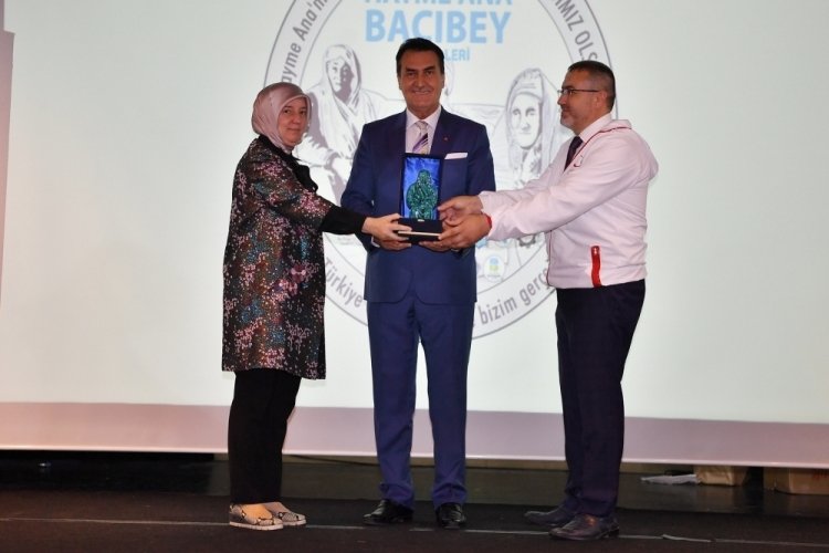 Bursa Osmangazi'ye Hayme Ana Bacıbey &Ouml;d&uuml;l&uuml; verildi