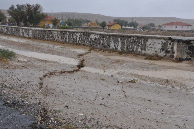 Konya'da yaylada dev yarıklar meydana geldi