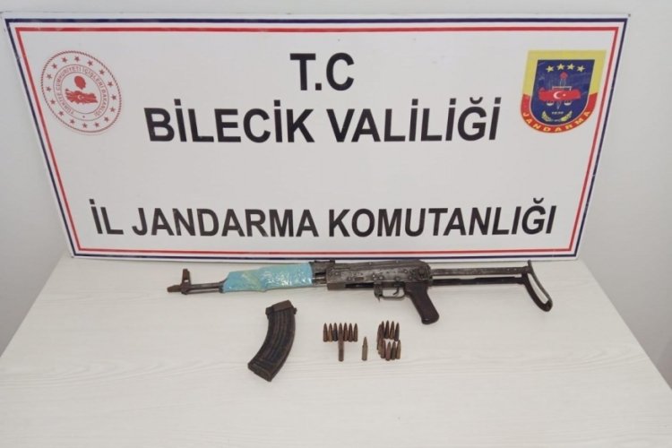 Bilecik'te aracında kalaşnikof ele ge&ccedil;irilen şahıs, g&ouml;zaltında!