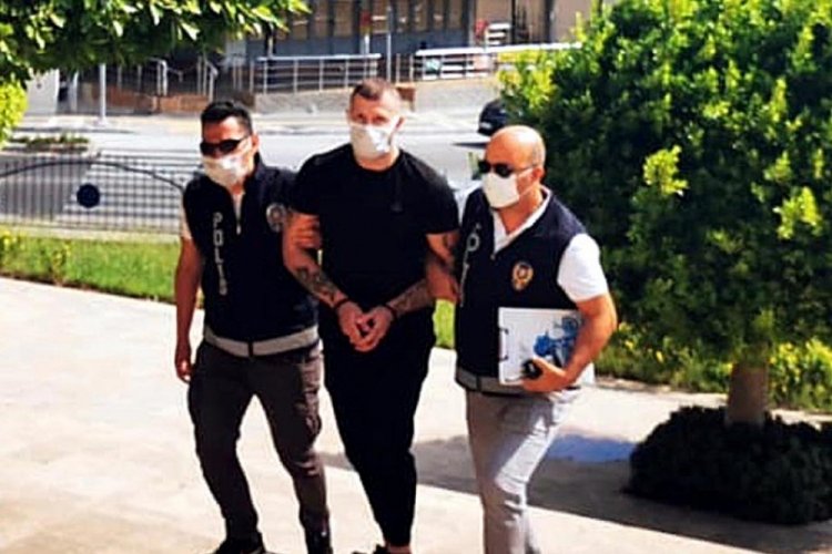 Muğla'da firari h&uuml;k&uuml;ml&uuml;, kovalamacanın sonunda yakalandı