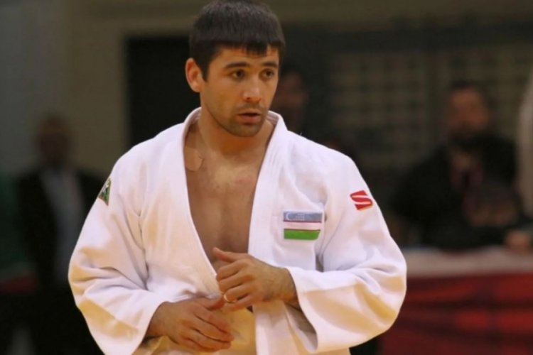 &Uuml;nl&uuml; sporcu, ekmek bı&ccedil;ağıyla &ouml;ld&uuml;r&uuml;ld&uuml;