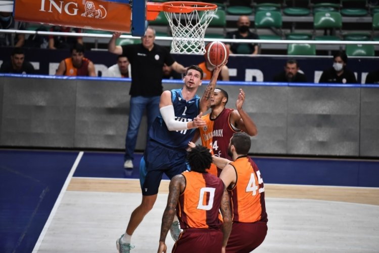 21. Cevat Soydaş Basketbol Turnuvası'nda 2. g&uuml;n karşılaşmaları sona erdi