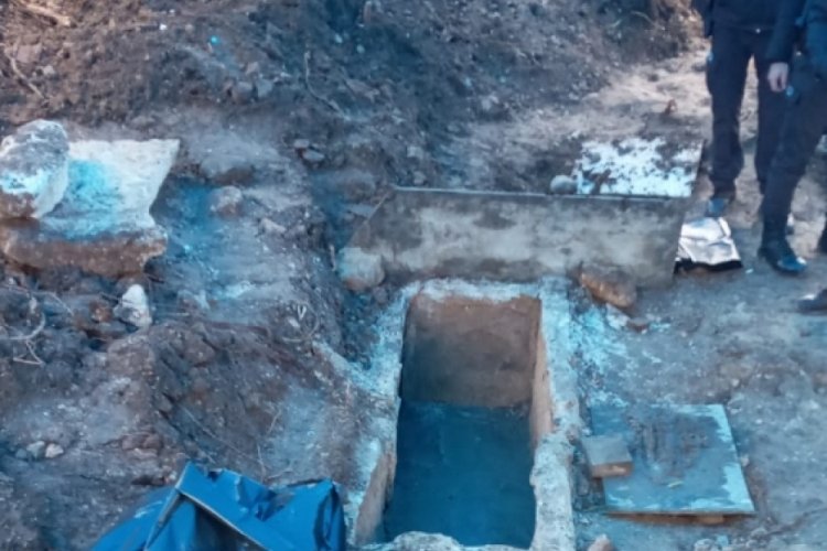 Ordu'da yol &ccedil;alışmasında 2 bin yıllık lahit mezarlar bulundu