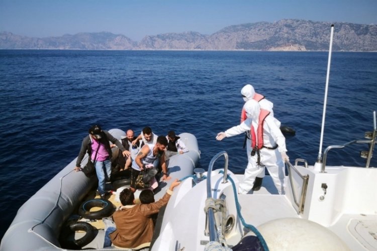Marmaris'te 15 d&uuml;zensiz g&ouml;&ccedil;men yakalandı