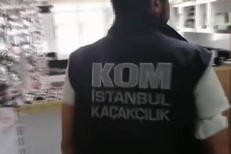 İstanbul Kadık&ouml;y'de baskın! 460 bin liralık ka&ccedil;ak kol saati ele ge&ccedil;irildi