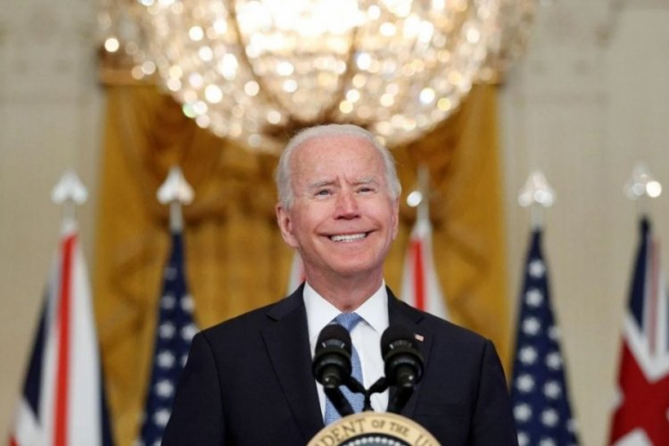 Biden'dan b&uuml;y&uuml;k gaf! Avustralya&nbsp;Başbakanı'nın adını unutunca "aşağıdaki adam" dedi