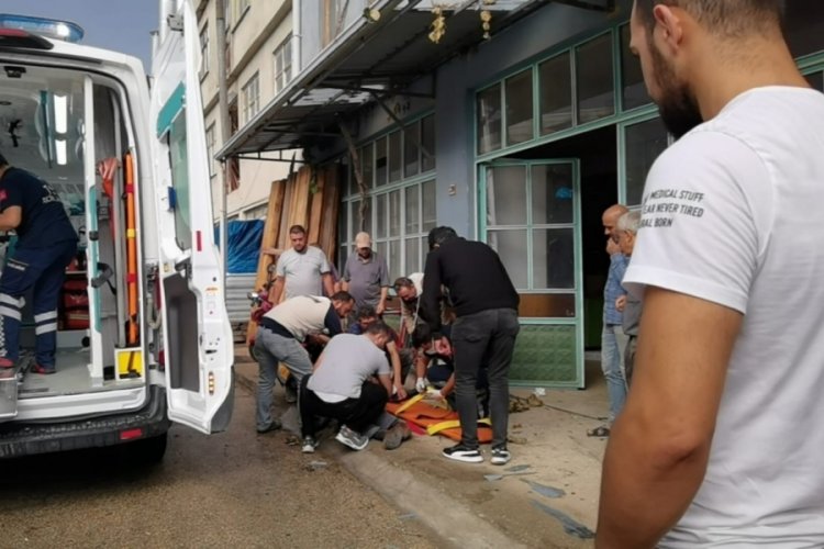 Bursa'da kırılan demir sa&ccedil; hastanelik etti